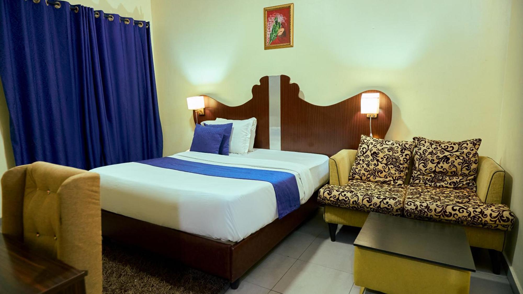 Crownedge Hotels Икея Экстерьер фото